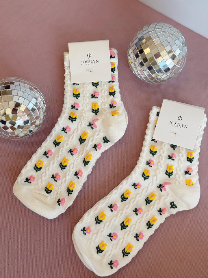 FLORAL MID CALF LENGTH SOCKS