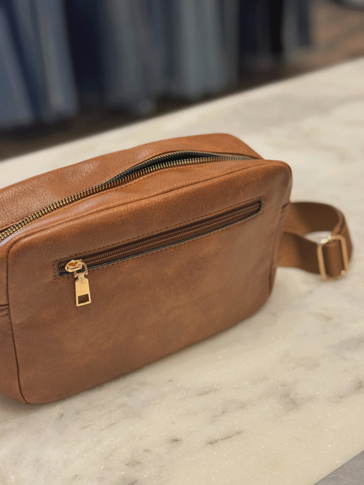 Cass Shoulder Bag
