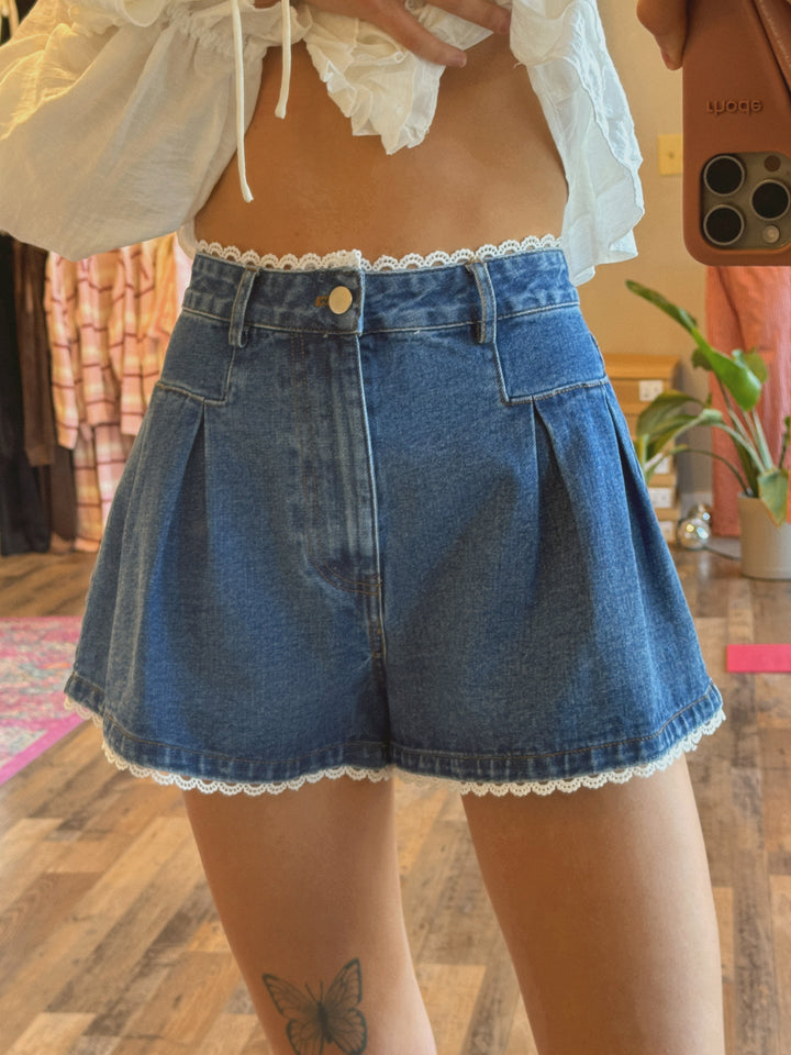 PENNY PLEATED DENIM SHORTS