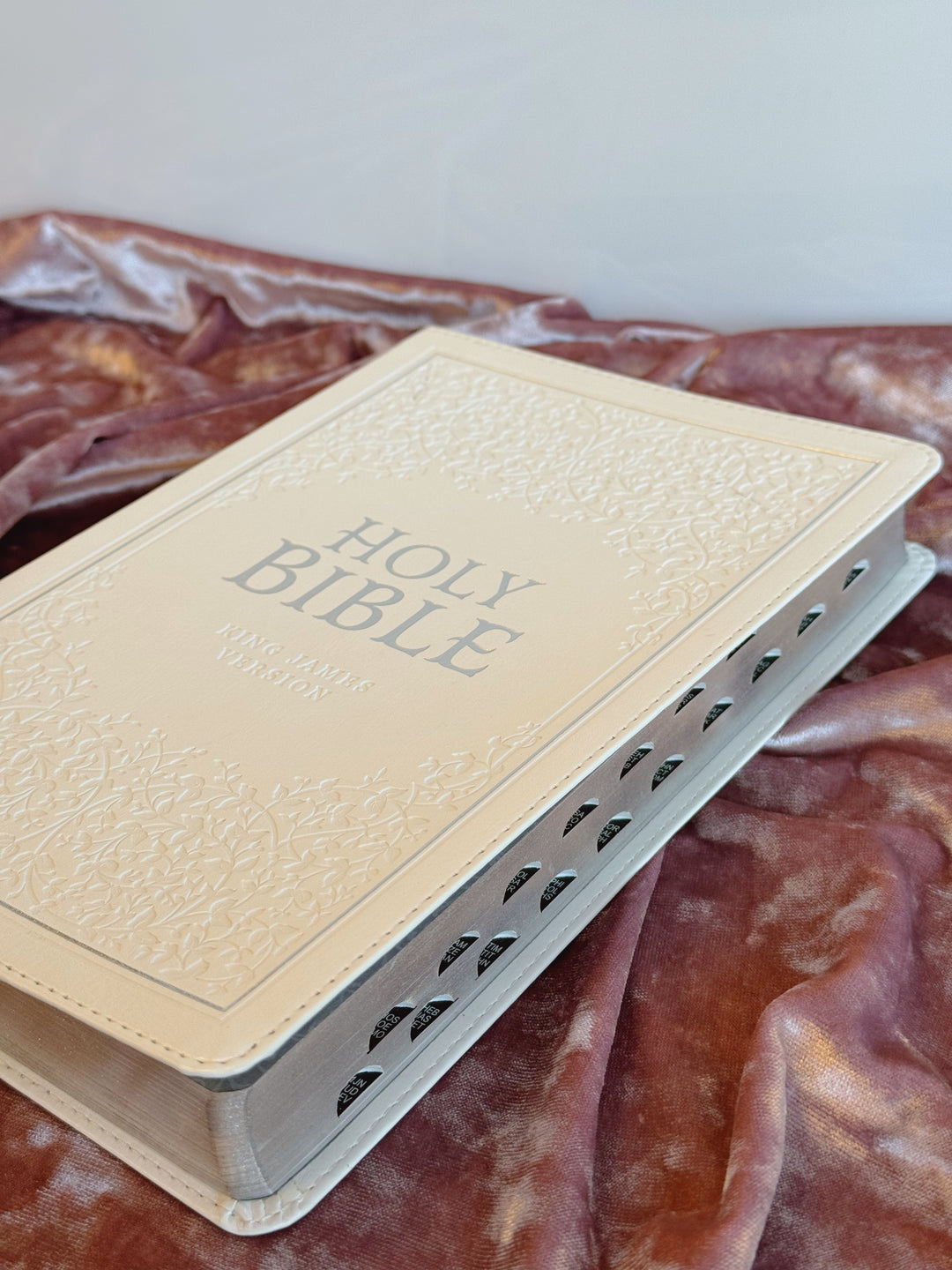 KJV Bible Thinline LP Faux Leather, White
