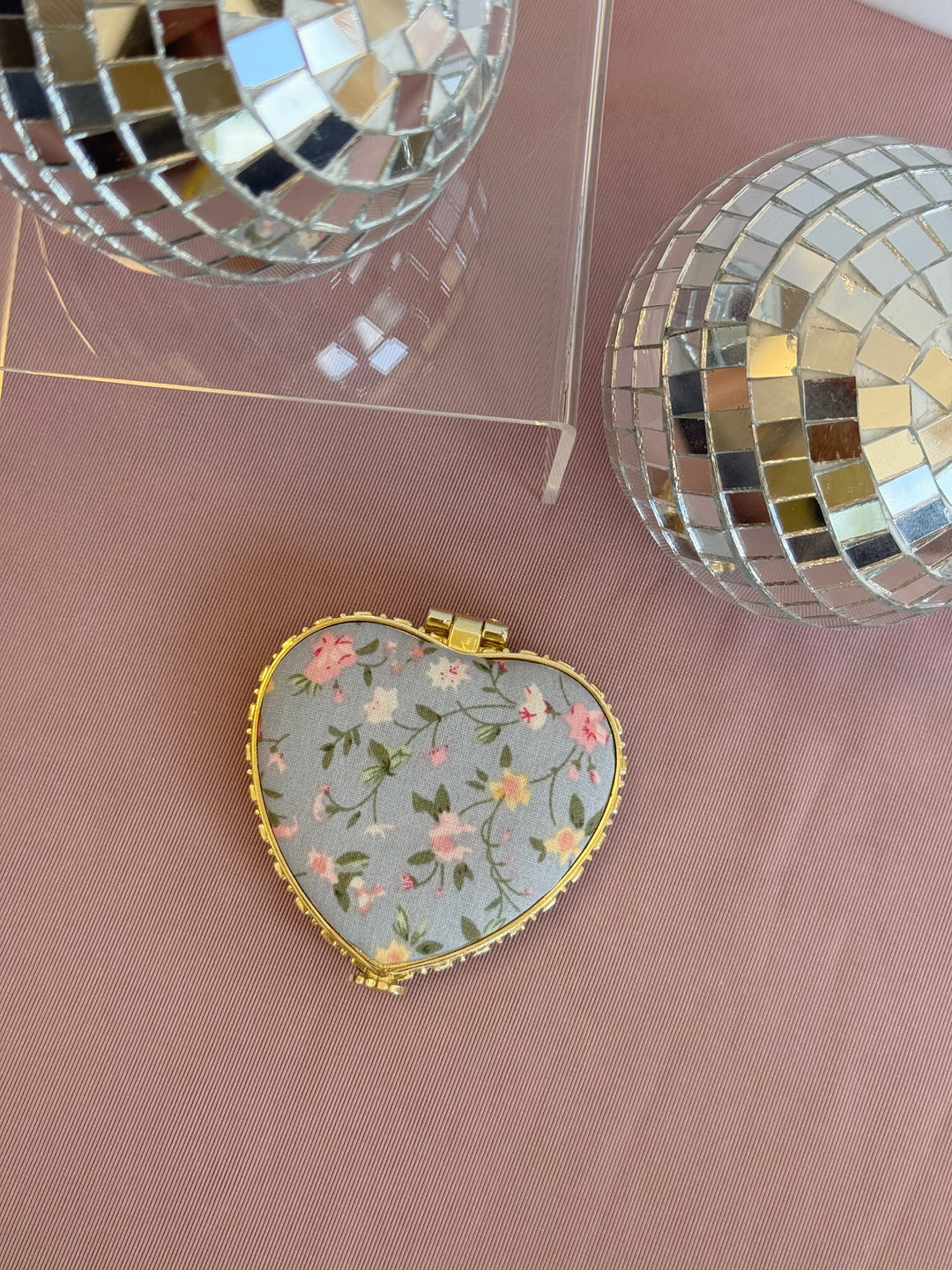 COMPACT HANDHELD FLORAL MIRROR