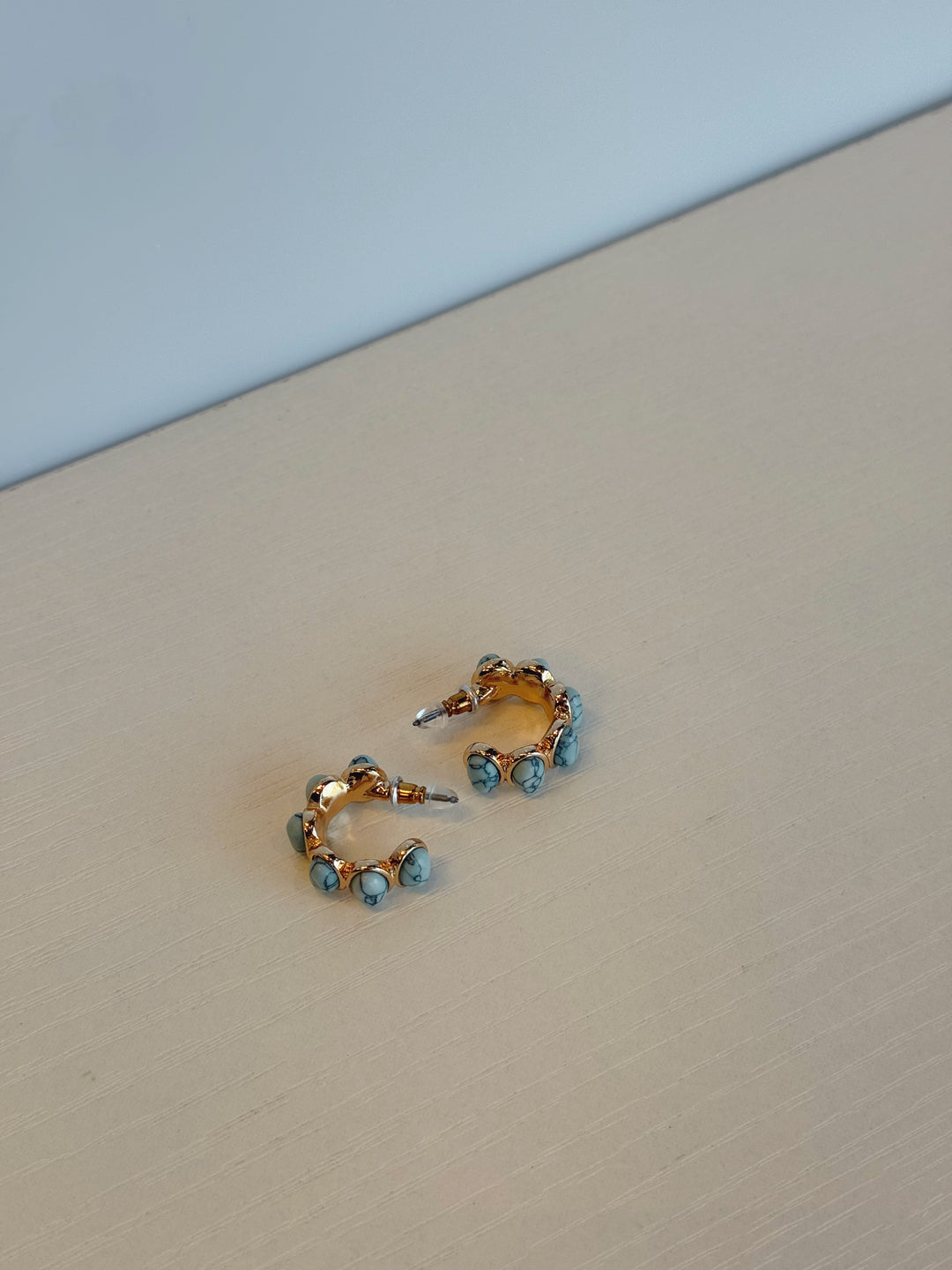 NATURAL STONE TURQ HOOPS
